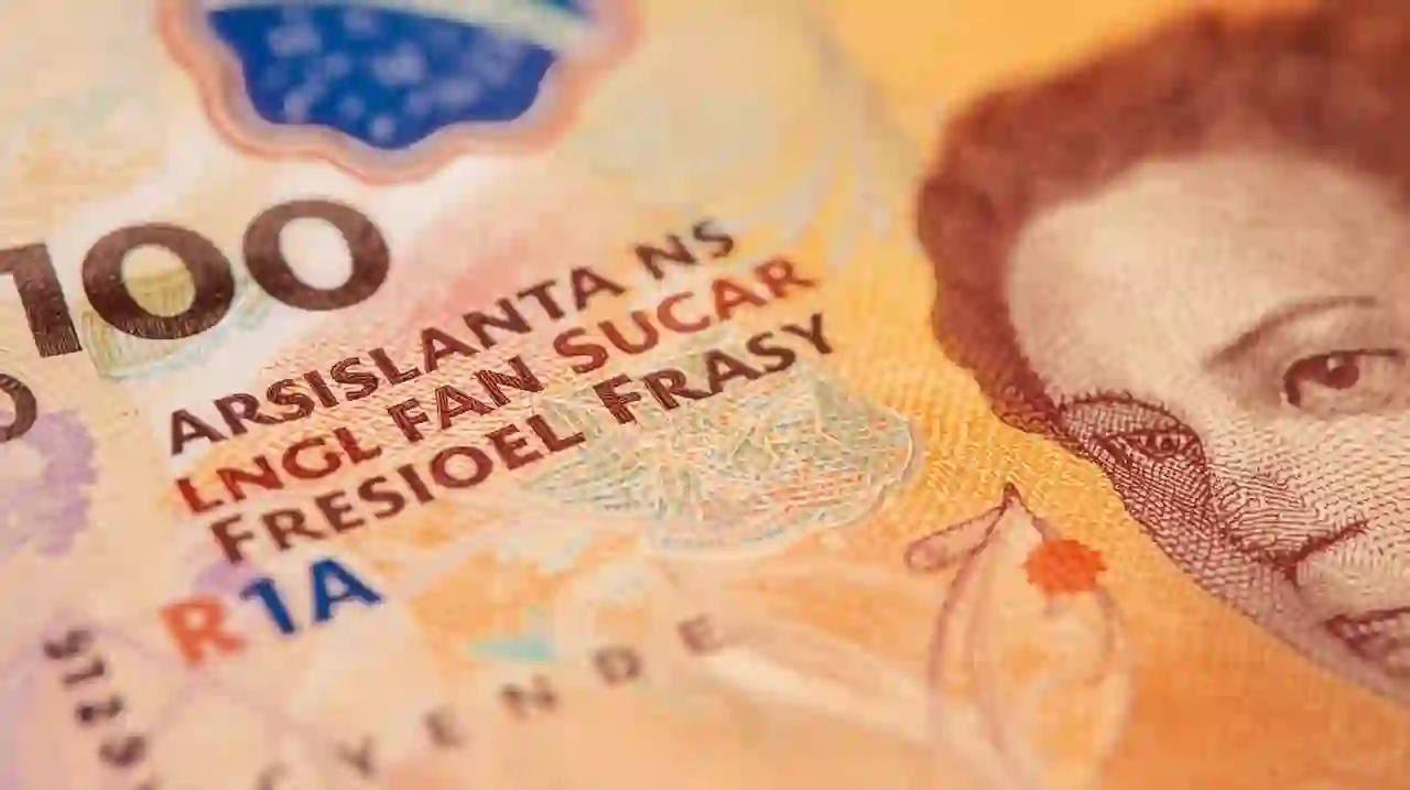 Банкноты бразильского реала крупным планом